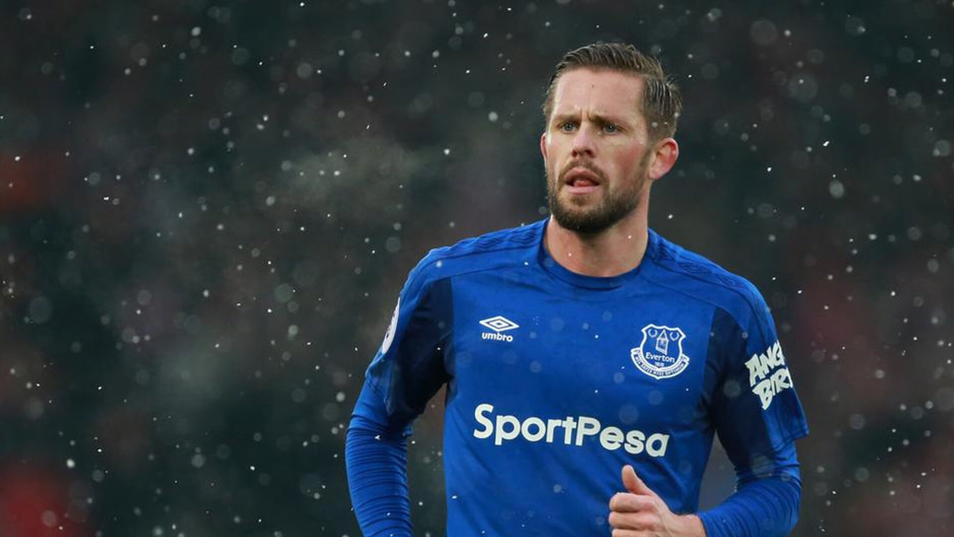 晚间灯光跑比赛，点亮城市的运动星空，灯光下跑步的说说